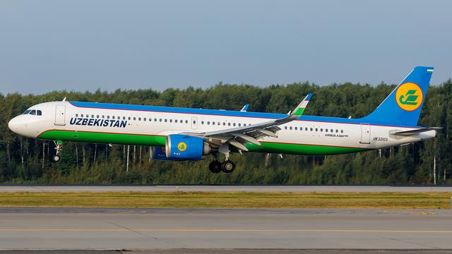 UK32103:Airbus A321:Uzbekistan Airways
